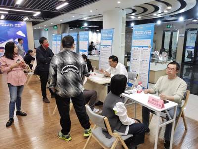 聚焦新業(yè)態(tài)，筑夢(mèng)在“家門口” 一站式服務(wù)點(diǎn)亮就業(yè)創(chuàng)業(yè)路